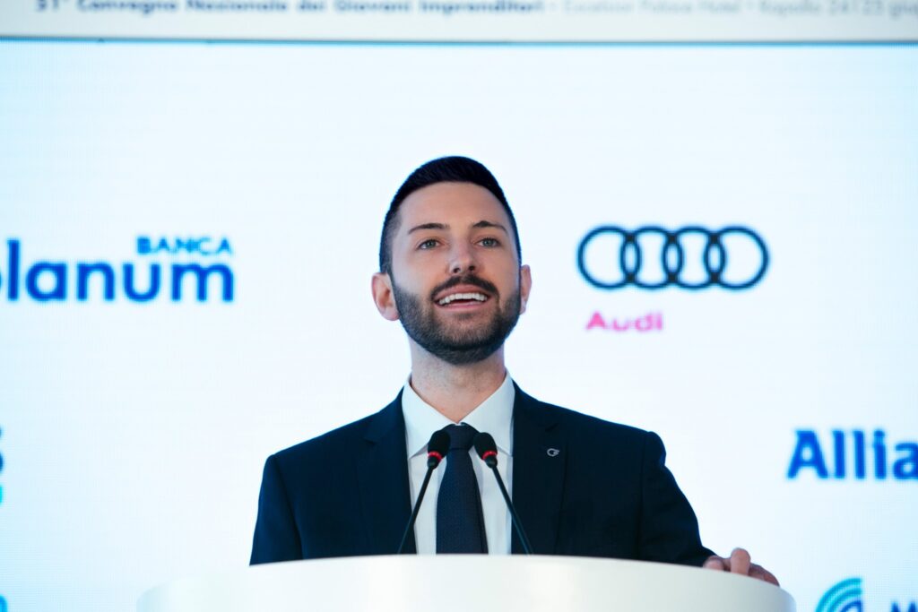 Italia economy- La tecnologia come cambio di paradigma-Stefano Luccisano
