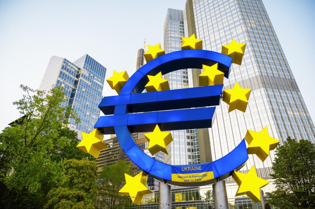 ITALIA ECONOMY - Italia alla riconquista della fiducia
